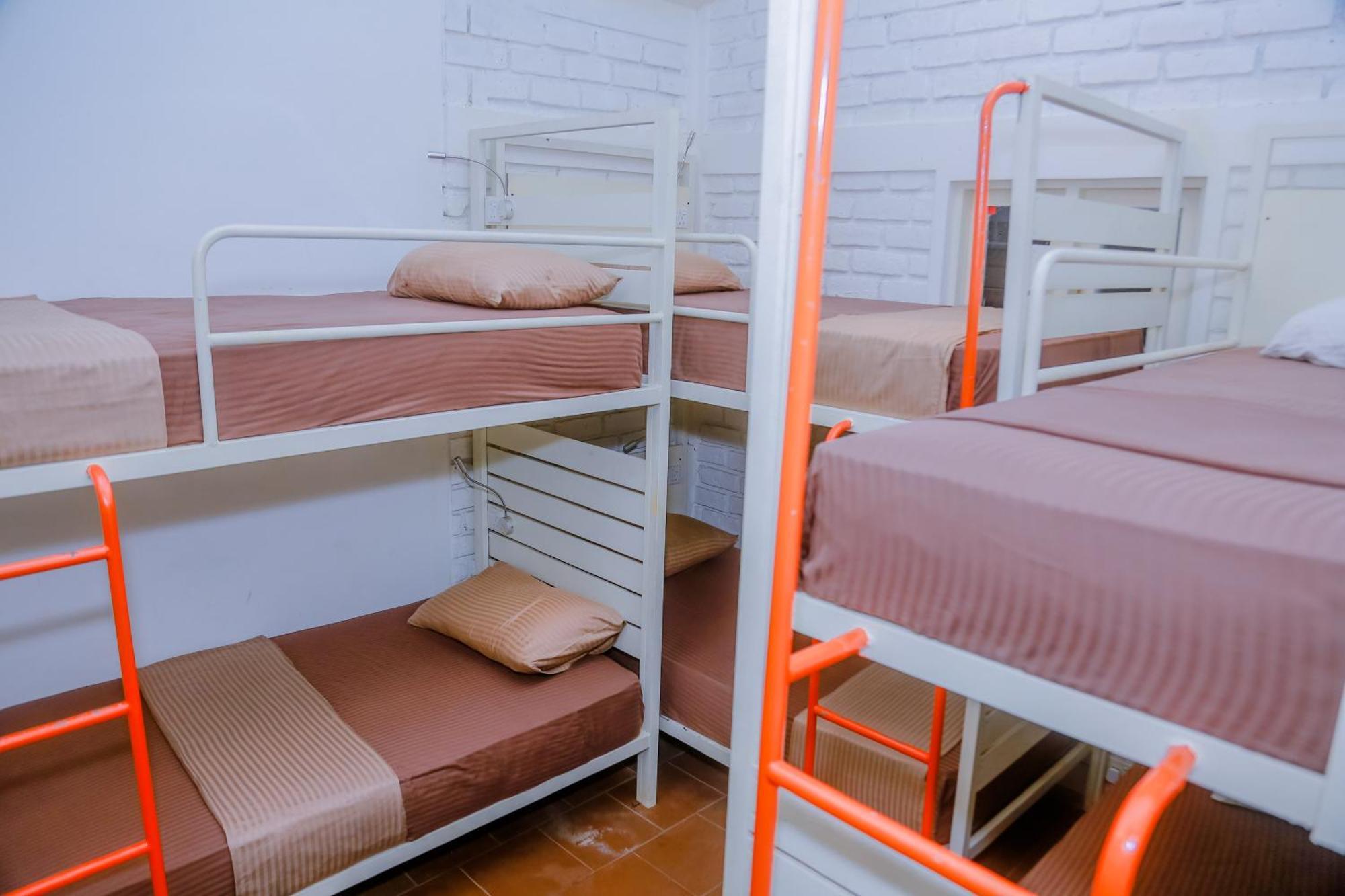 Hangover Hostels 미리사 외부 사진